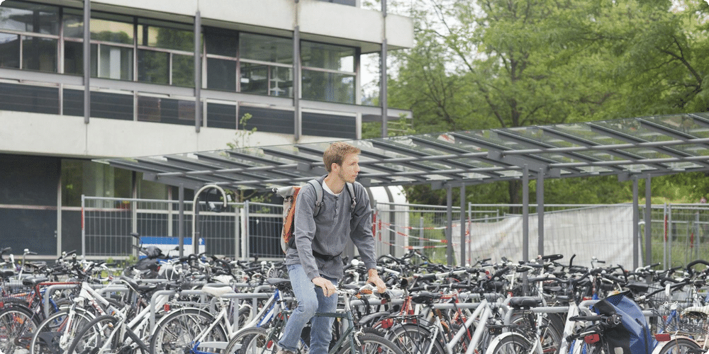 Guide pour choisir l'abri idéal pour vos vélos de jardin