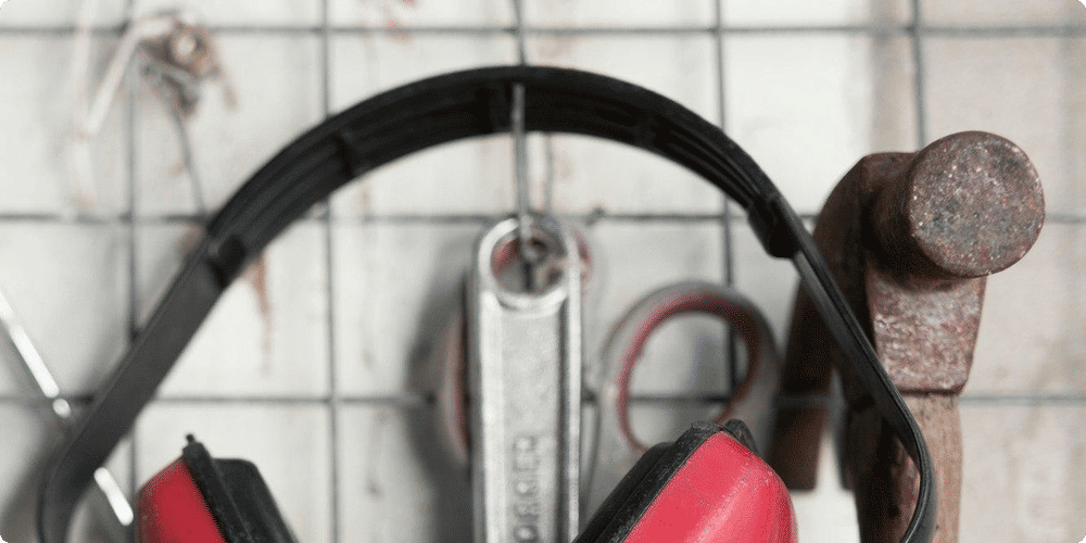 Cinq bonnes raisons d'investir dans un abri pour outils de jardin
